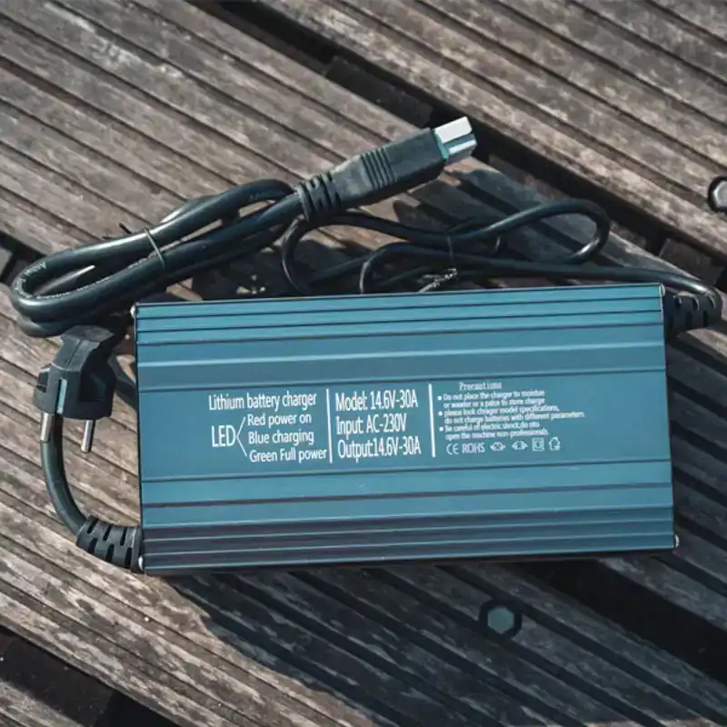 Oplader 12V - 20Ah